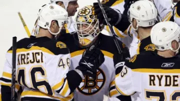 David Krejčí a hráči Bostonu