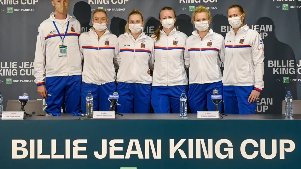 Český tenisový tým  před finále Poháru Billie Jean Kingové