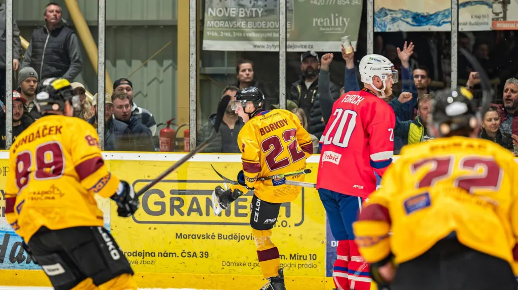 Radost jihlavských hokejistů v souboji s Třebíčí