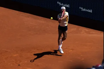 Tomáš Macháč v duelu s Andrejem Rubljovem v Barceloně