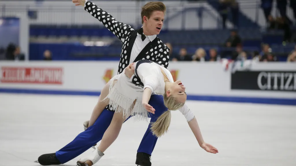 Nicole Kuzmichová a Alexandr Sinicyn