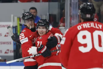 Čtvrtfinále MS v hokeji: Švýcarsko – Švédsko a Norsko – Lotyšsko. Kanada si poradila s USA