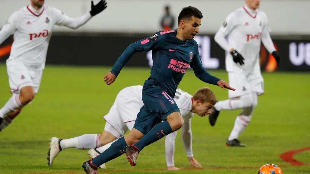 Angel Correa z Atlética Madrid v utkání proti Lokomotivu Moskva