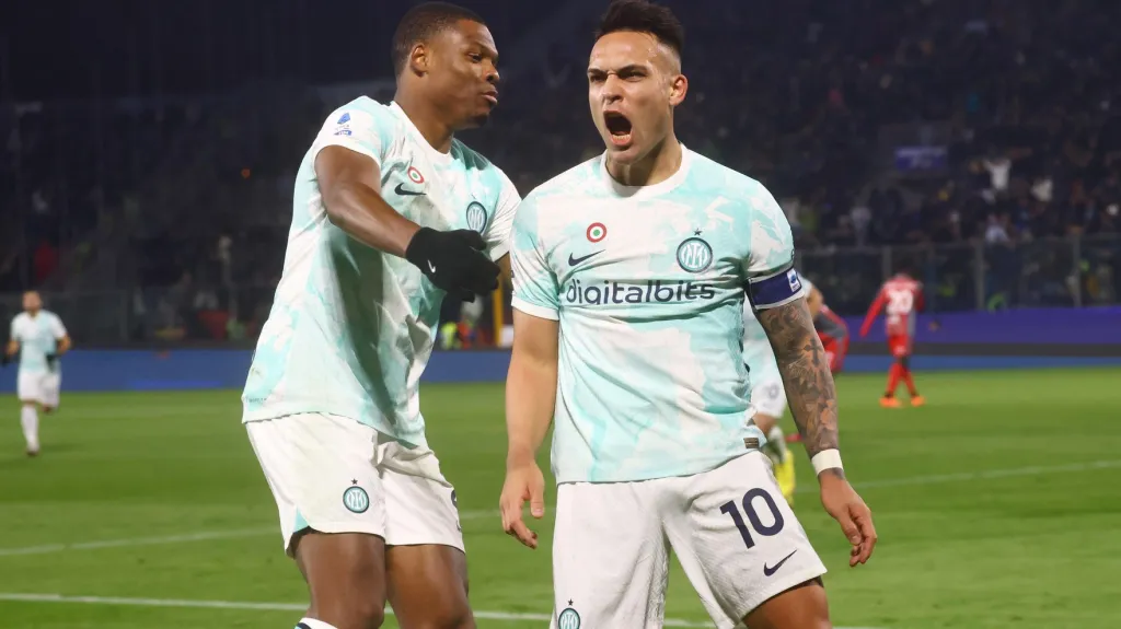 Slavící Lautaro Martínez