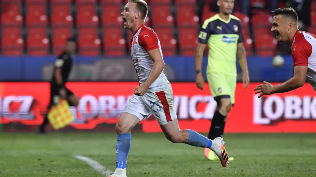 Petr Ševčík se raduje z vítězného gólu