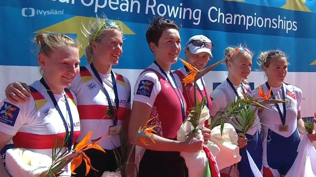 Lenka Antošová a Kristýna Fleissnerová na stupních vítězů na ME