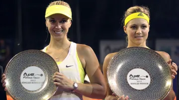 Maria Kirilenková (vpravo) a Sabine Lisická