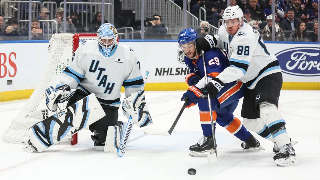 Karel Vejmelka v zápase Utahu s New York Islanders
