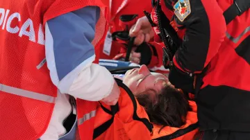 Antonína Hájka odnáší záchranáři