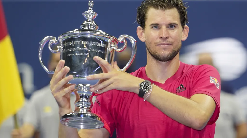 Dominic Thiem s trofejí pro vítěze US Open
