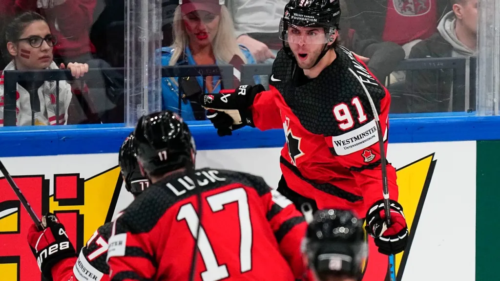 Adam Fantilli slaví první gól na mistrovství světa