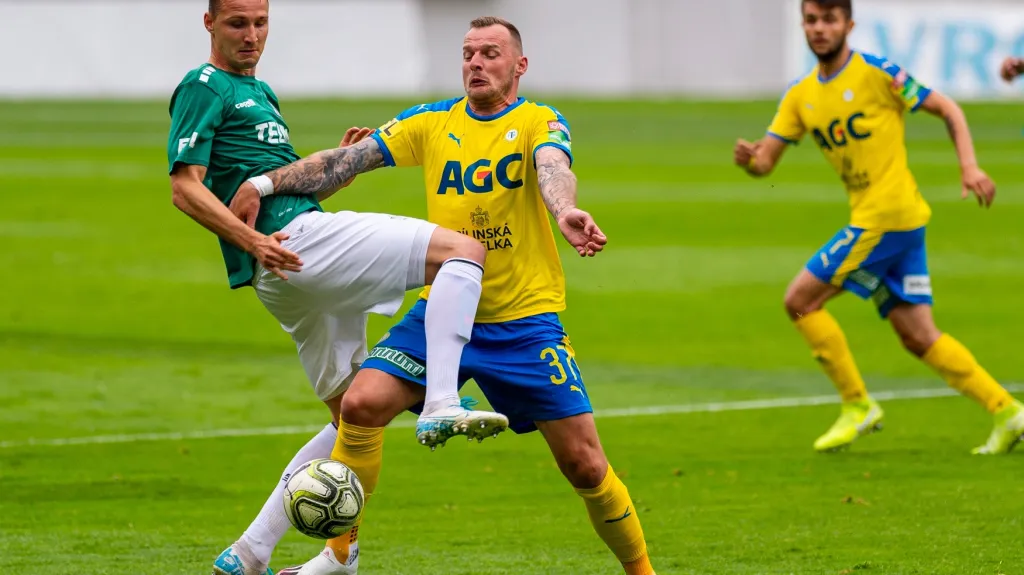 Michal Jeřábek (vlevo) v utkání proti Teplicím