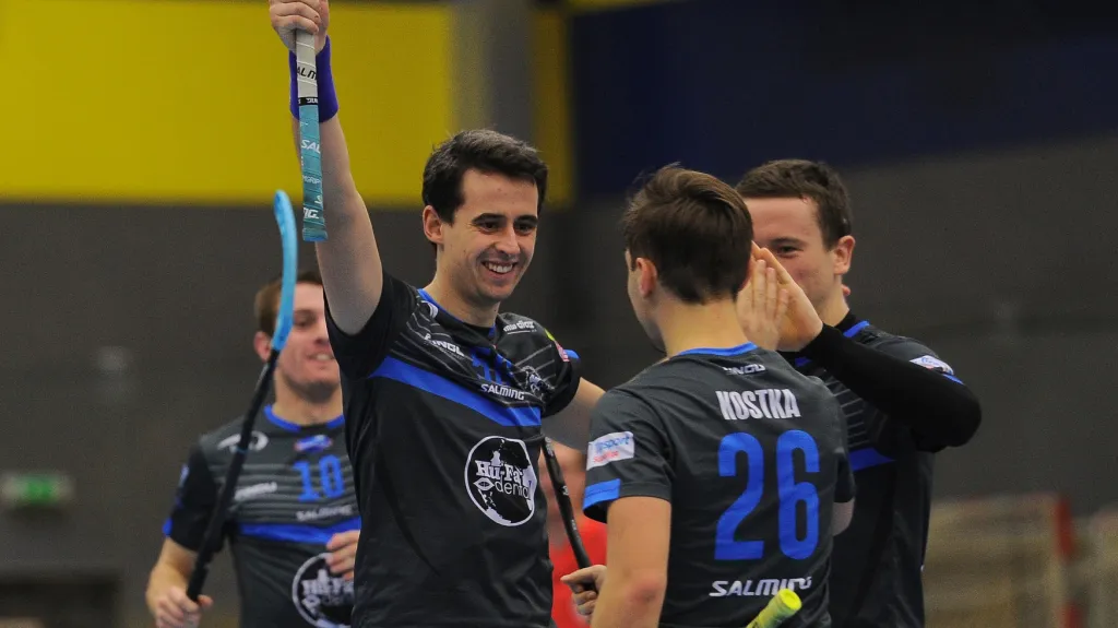 Michal Nagy z Otrokovic se raduje z gólu