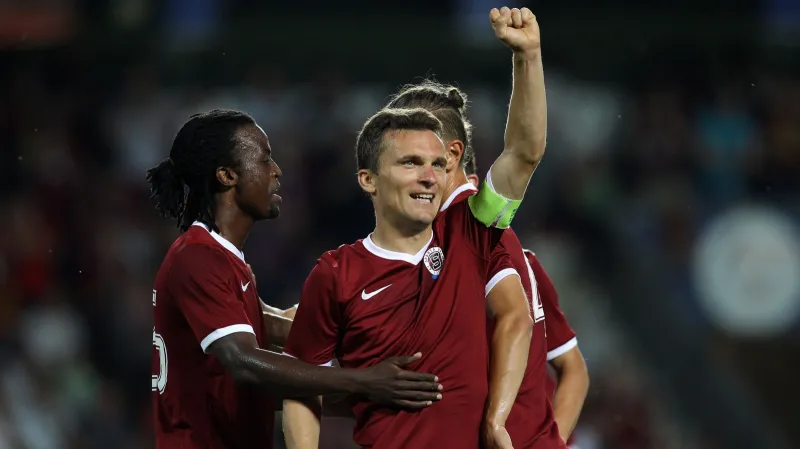 Lafata 5 góly vyrovnal Messiho