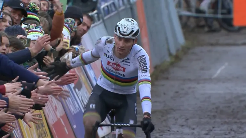 Van Empelová a van der Poel ovládli cyklokros v Gavere