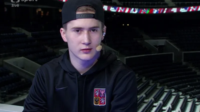 Nečas: Ruka mě zachránila od otřesu mozku. Brzy snad budu připraven