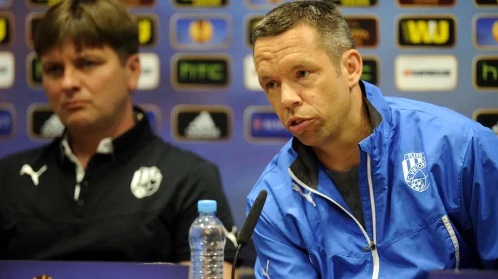 Trenér Viktorie Plzeň Dušah Uhrin (vlevo) a kapitán západočeského týmu Pavel Horváth