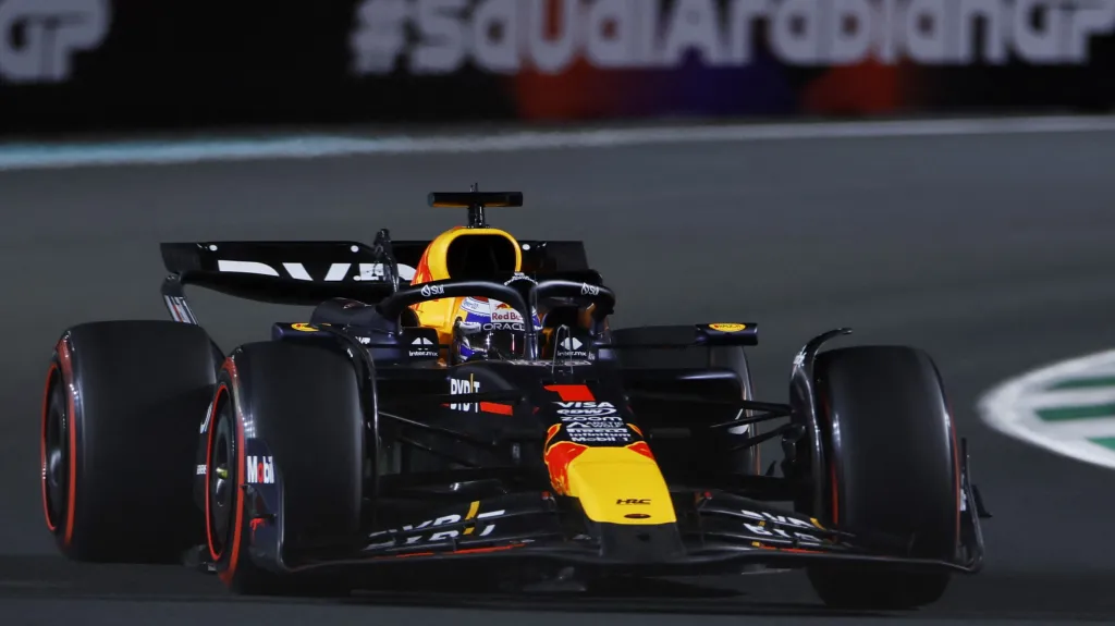 Max Verstappen na okruhu v Džiddě