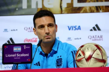 Trenér Lionel Scaloni na tiskové konferenci