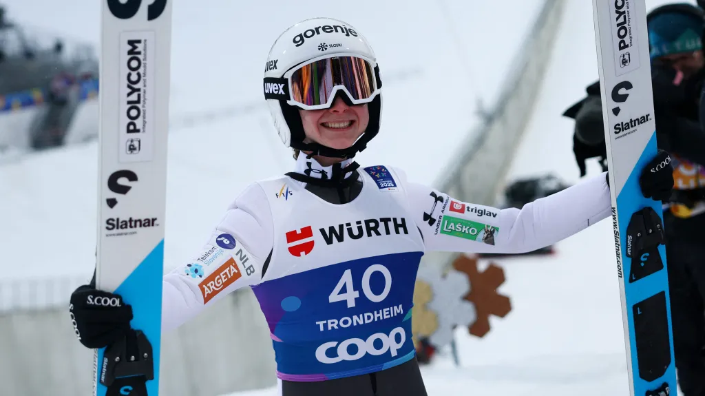 Nika Prevcová je mistryní světa na středním můstku