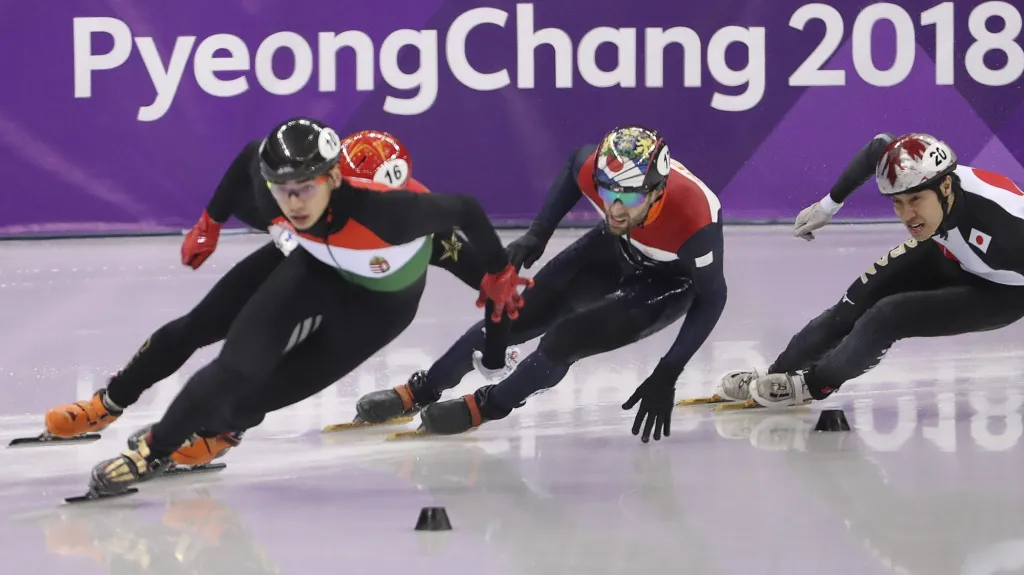 Shaolin Sandor Liu z Maďarska na čele závodu rychlobruslařských štafet