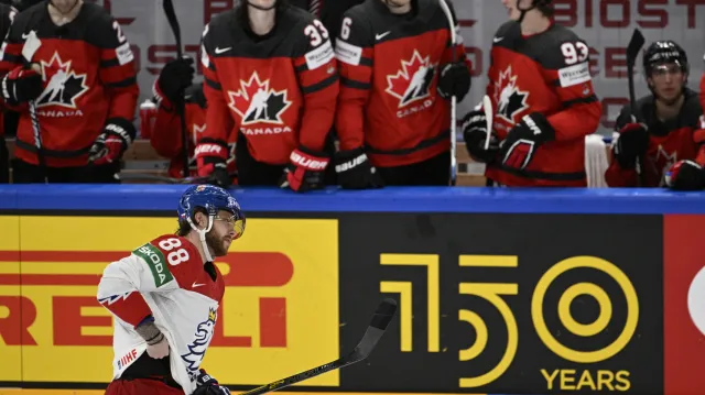 Pastrňák neproměnil trestné střílení (47. min.)