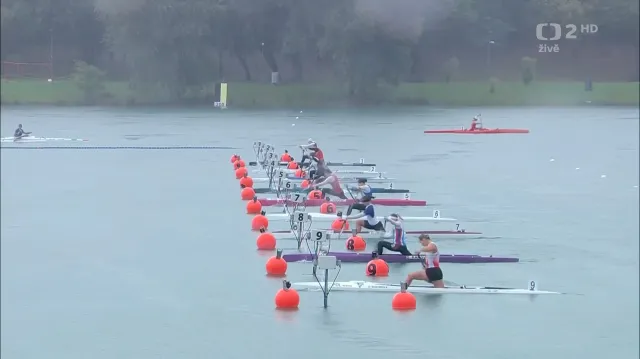 Finále A kanoistek na MS na 200 metrů s Denisou Řáhovou