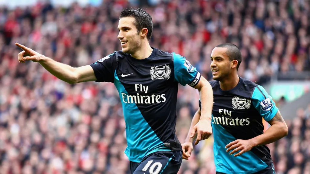 Persie slaví gól proti Liverpoolu