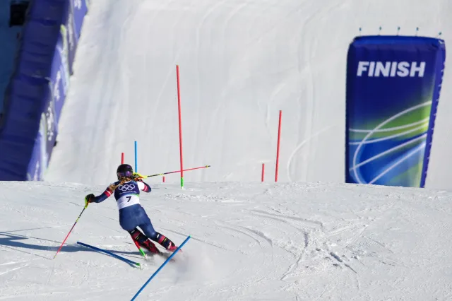 Shiffrinová ovládla slalom, Dubovská osmnáctá. Biatlonistky překvapily pátým místem