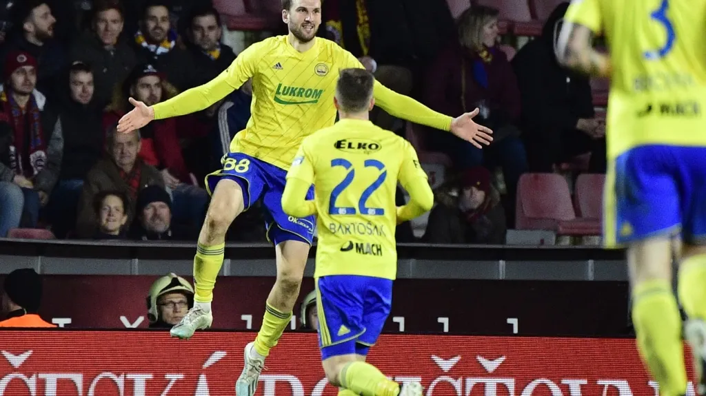 Tomáš Poznar se raduje z branky proti Spartě