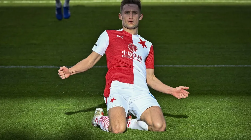 Jan Kuchta se raduje z branky