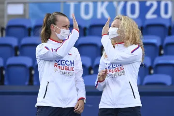 Barbora Krejčíková (vlevo) a Kateřina Siniaková