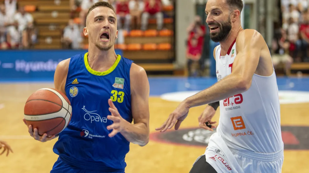 Nymburk - Opava, Slavíka brání Hruban z Nymburka