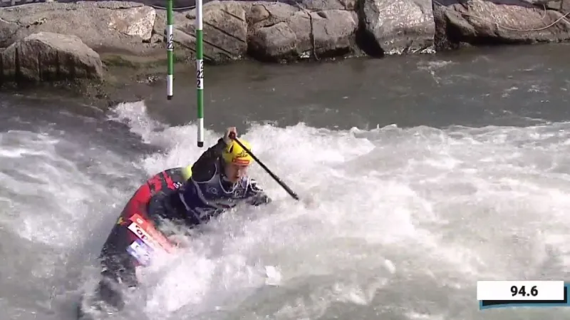 Jízdy českých kanoistek v semifinále ME v Ivree