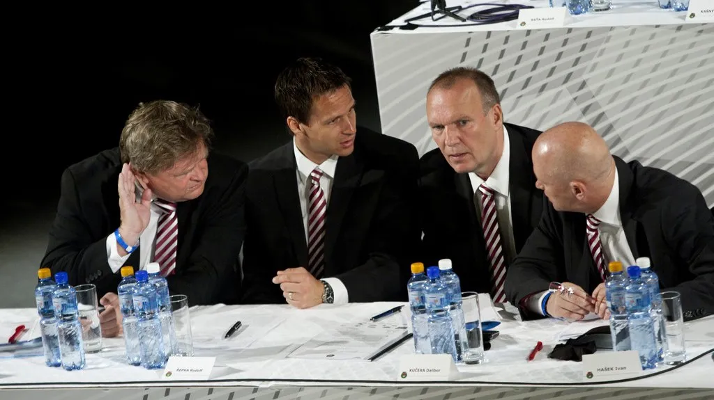 Dalibor Kučera (druhý zprava)