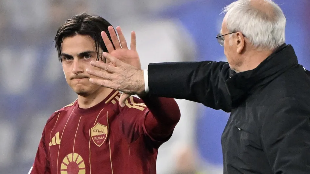 Paulo Dybala s trenérem Claudiem Ranierim