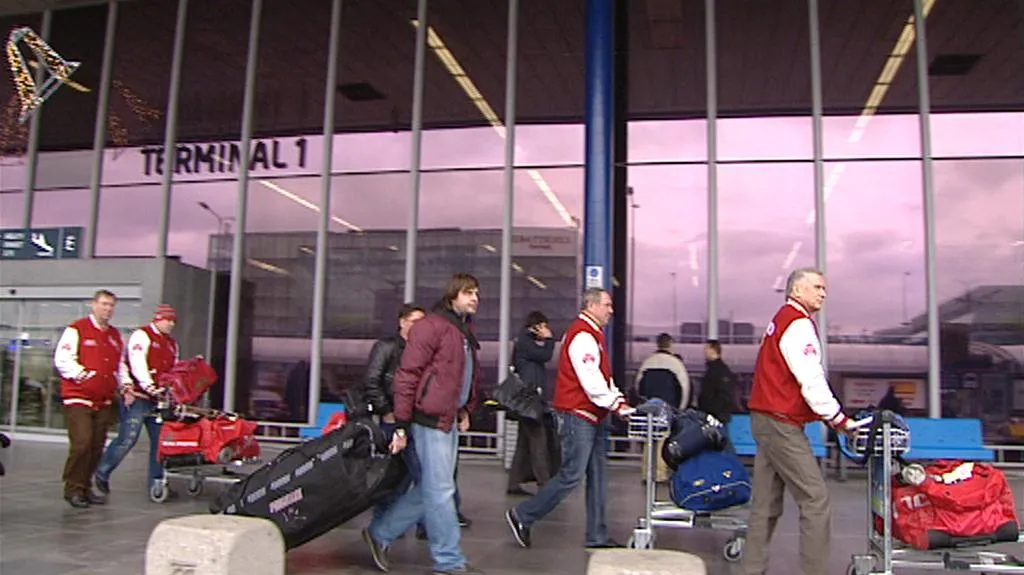 Ruští hokejoví internacionálové přiletěli do Čech