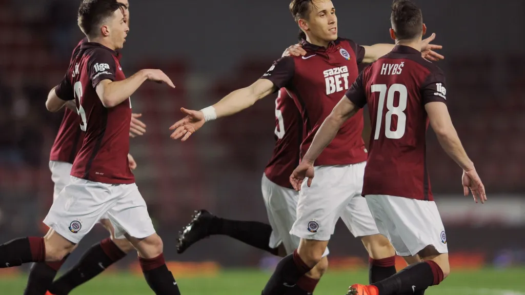 Radující se fotbalisté Sparty