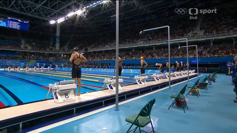 Plavecké finále žen na 100 m znak