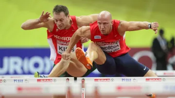 Překážkář Petr Svoboda (vpravo)