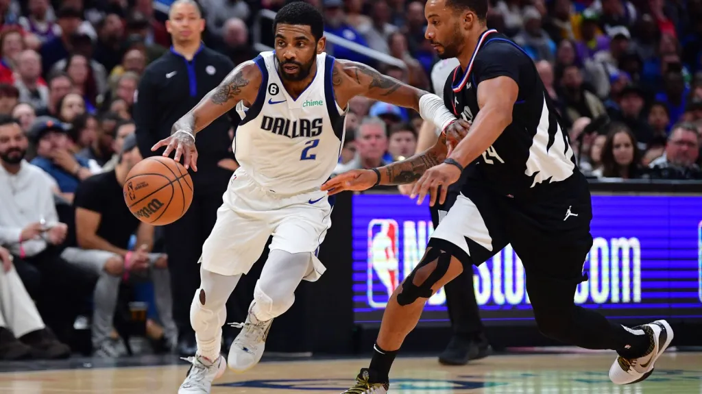 Kyrie Irving v dresu Dallasu