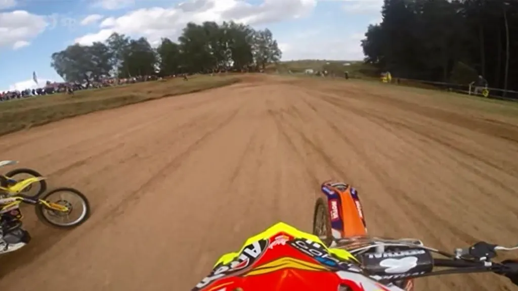 Michek se po dvou výhrách dostal do čela MČR v motokrosu