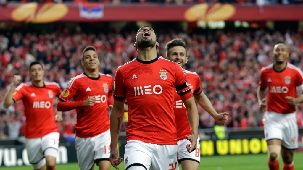 Ezequiel Garay slaví první gól Benfiky proti Juventusu