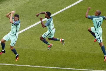 Slavící portugalští hráči