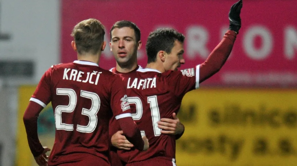 David Lafata slaví po brance do sítě Jablonce