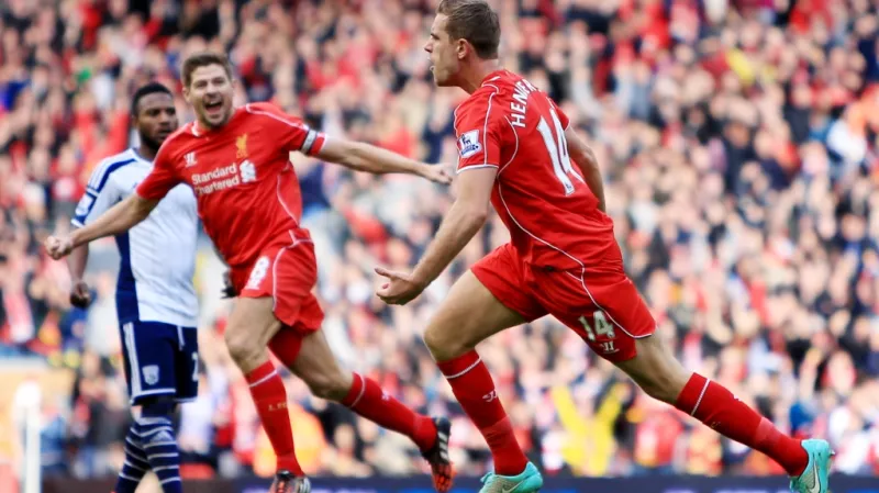 Radost Hendersona a Stevena Gerrarda v utkání s West Bromwichem