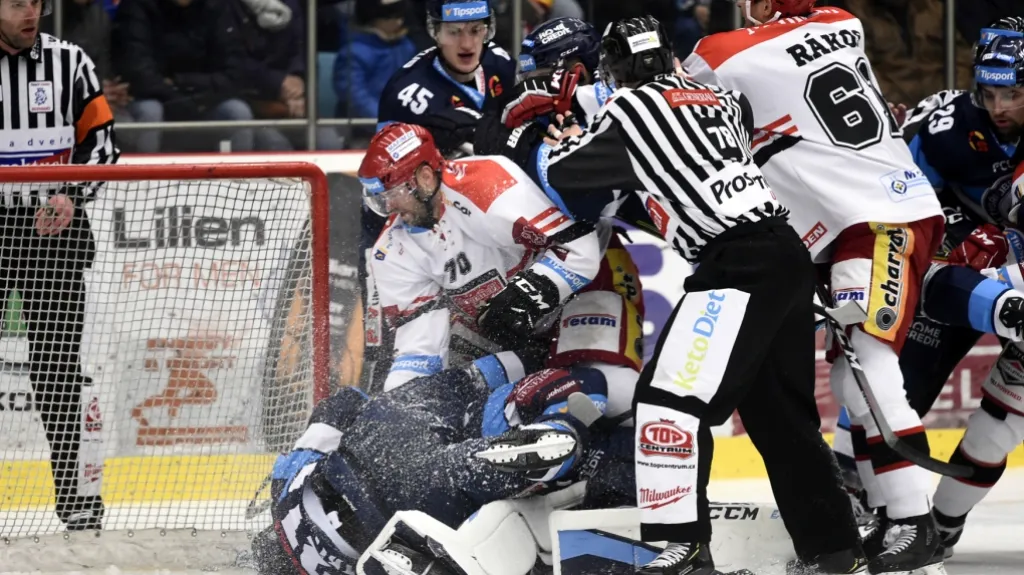 Mela před brankou v utkání Hradec Králové – Liberec