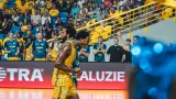 Radost Clevona Browna po podařeném dunku