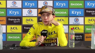 Tisková konference s Pogačarem, Vingegaardem a van Aertem