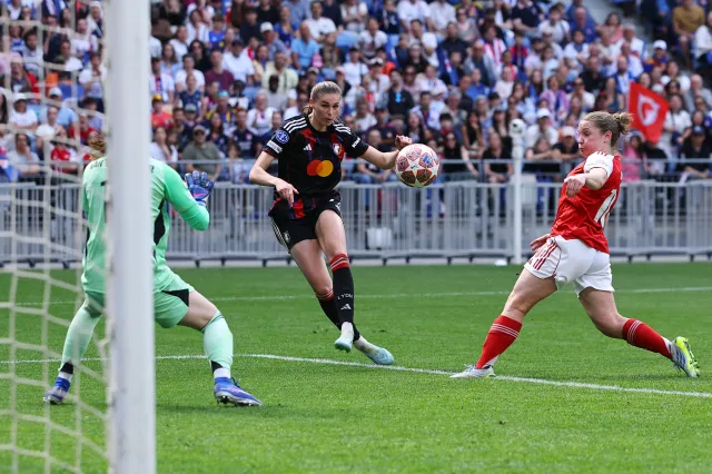 Lyonnes v odvetě vymazaly Arsenal a jsou podvanácté ve finále Ligy mistryň